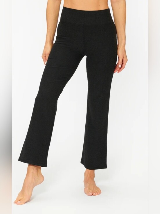 Vuori Pants - Vuori Mid Rise Elevation Slim Boot Cut Pants - Small